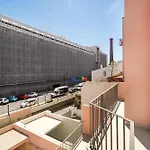 Whome Light-filled With A True Neighborhood Feel Διαμέρισμα