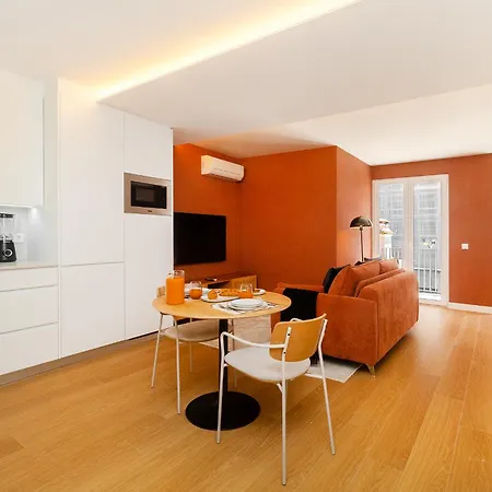 Whome Light-filled With A True Neighborhood Feel *