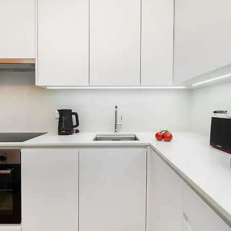 아파트 Whome Light-filled With A True Neighborhood Feel