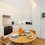 Whome Light-filled With A True Neighborhood Feel * Лиссабон